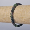 Pulsera de zoisita natural con cuentas facetadas cúbicas, diámetro 7 mm ±, longitud 18 cm ± (elástica)
