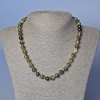 Collar de grossularita verde — granate verde, 6 mm, longitud 48 cm +-