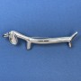 Broche en forma de Teckel de metal plateado 21×85 mm+