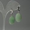 Pendientes facetados de nefrita en forma ovalada, diámetro 15×20 mm, longitud 36 mm