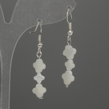 Aretes Perlamurt en forma de trébol 6 mm +-, longitud 43 mm +-