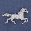 Broche «Caballo» esmaltado blanco con strass y metal plateado 50×32 mm+