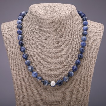 Collar de sodalita natural con bolas facetadas de 10 mm de diámetro, longitud 48 cm